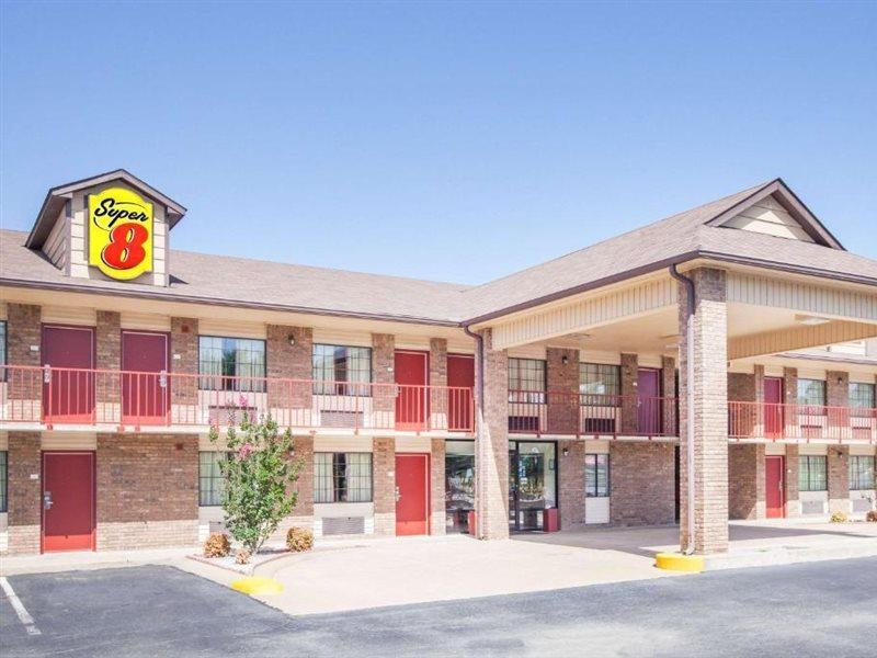 Hotel Super 8 By Wyndham Clinton Exterior foto